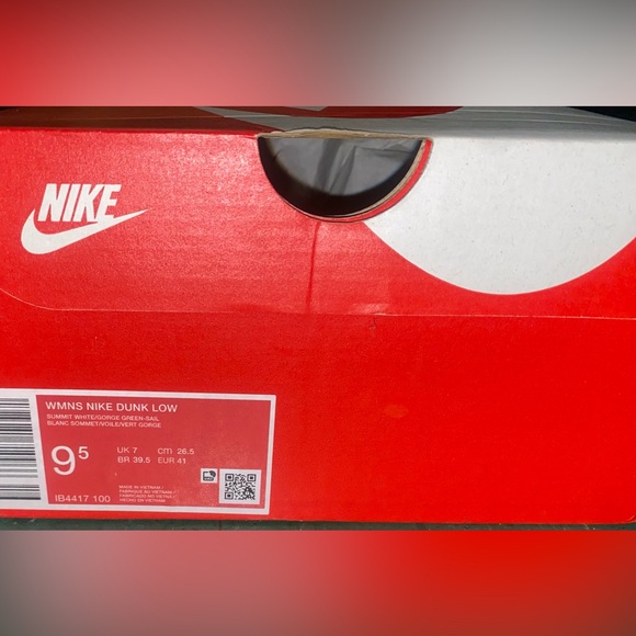 Nike Women's Green and White Sneakers - Picture 4 of 12